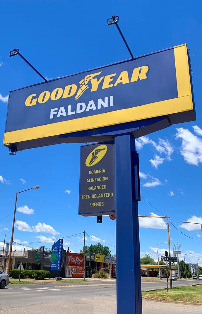Cartel Goodyear Faldani: gomería, alineación, balanceo, tren delantero y frenos